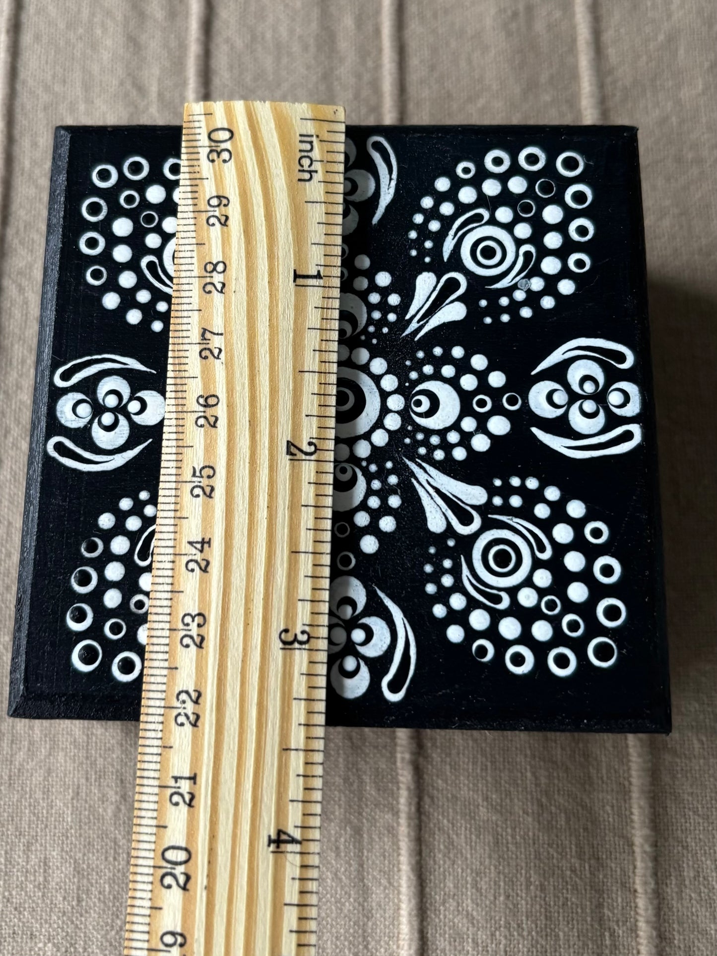 Handpainted Mandala Wooden Box Set 100% Pure Beeswax Candles 30 Minute 30 Candles