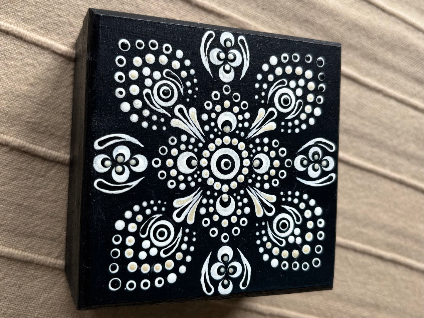 Handpainted Mandala Wooden Box Set 100% Pure Beeswax Candles 30 Minute 30 Candles