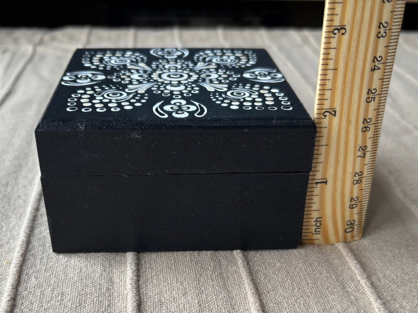 Handpainted Mandala Wooden Box Set 100% Pure Beeswax Candles 30 Minute 30 Candles