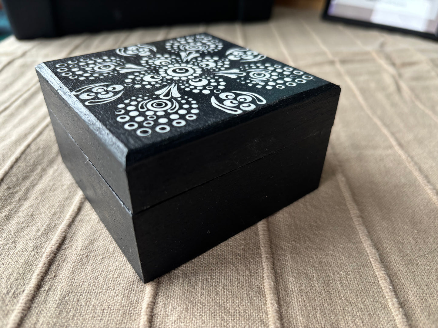 Handpainted Mandala Wooden Box Set 100% Pure Beeswax Candles 30 Minute 30 Candles
