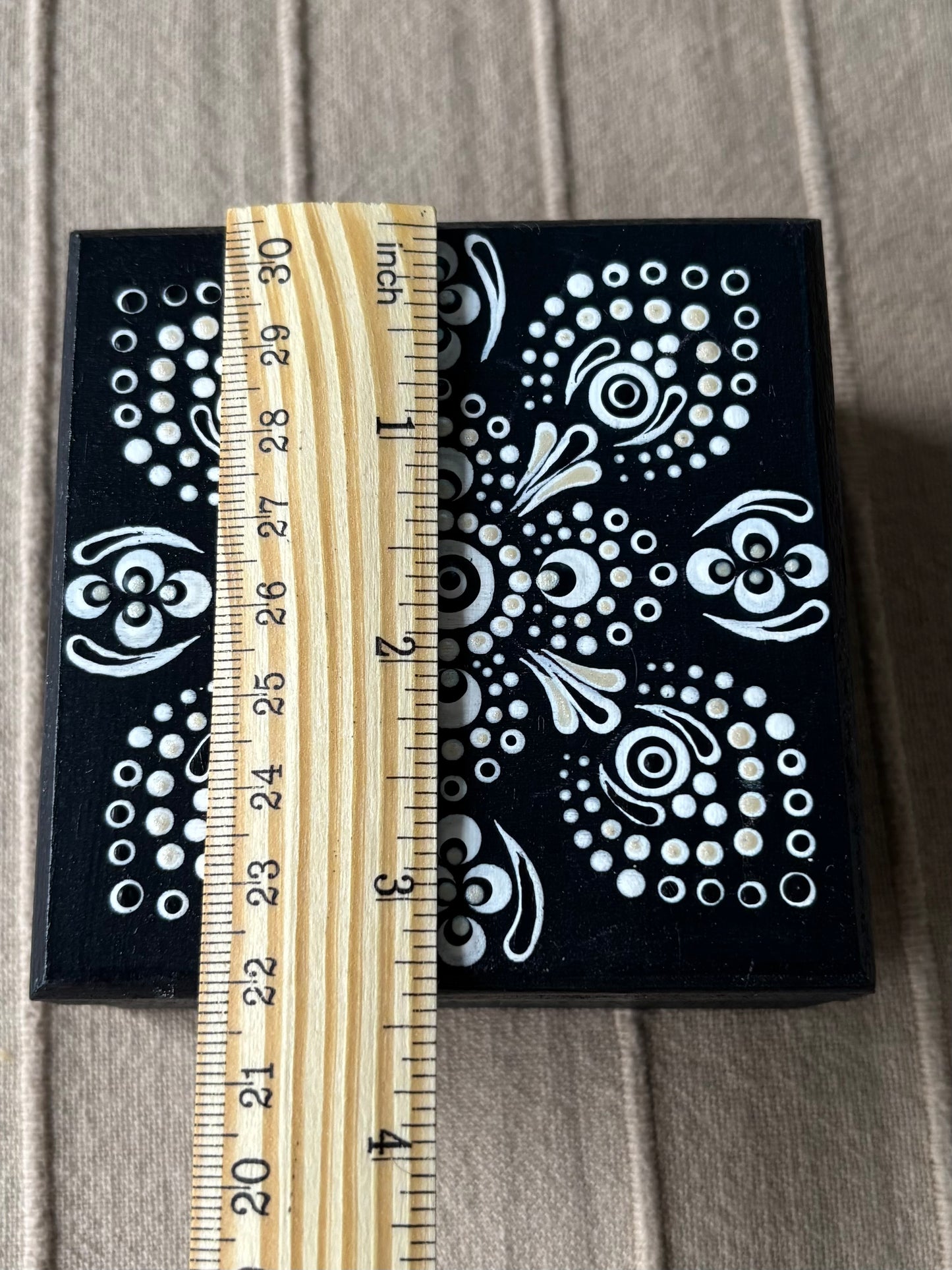 Handpainted Mandala Wooden Box Set 100% Pure Beeswax Candles 30 Minute 30 Candles